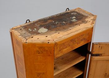 HÄNGSKÅP, 1800-tal.