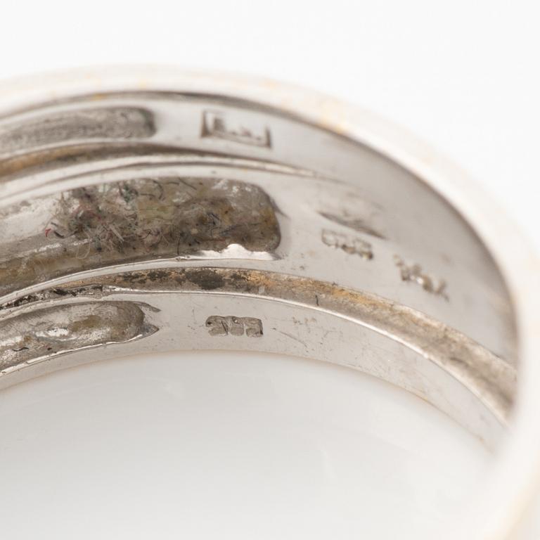 Ring, two-part, 14K white gold with sapphires and small diamonds.