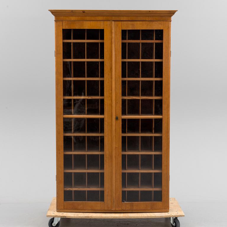 VINSKÅP, omkring 1900.