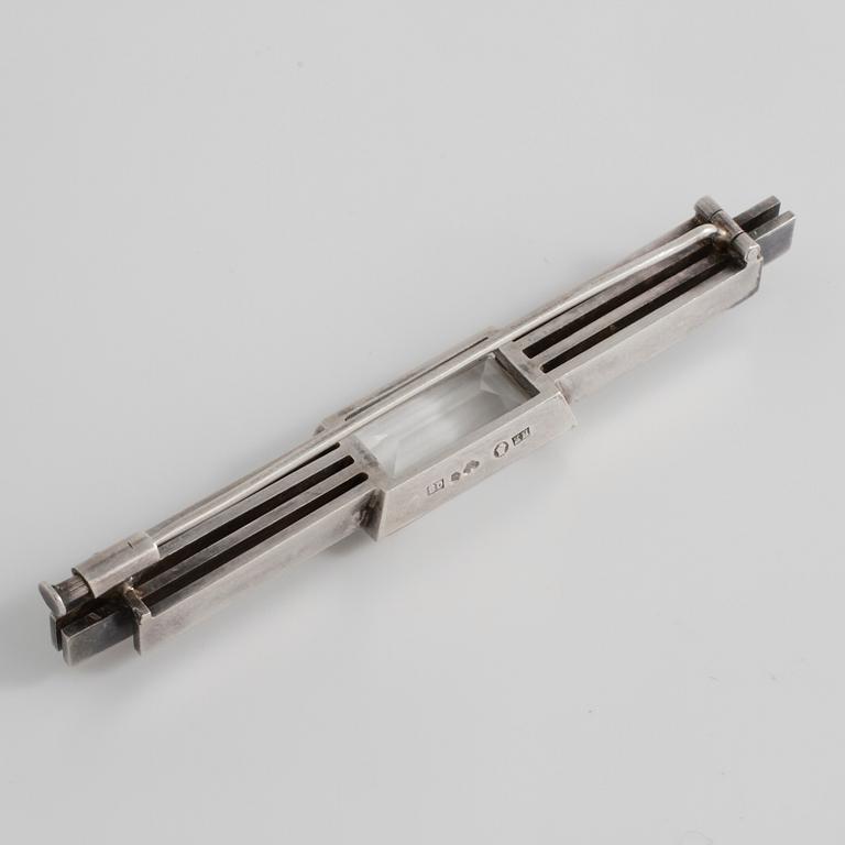 ATELJÉ STIGBERT, Stockholm, 1942, brosch med fasettslipad bergkristall.