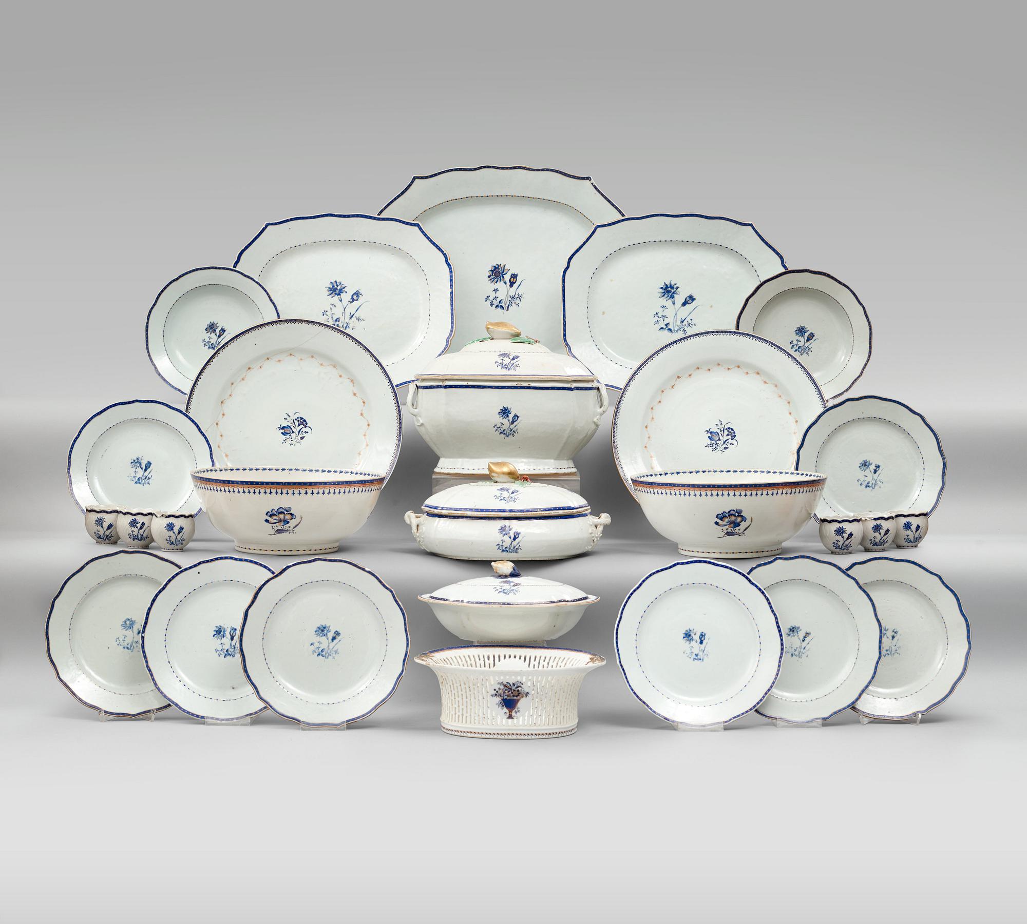 SERVIS, 47 delar, kompaniporslin.  Qingdynastin, Jiaqing (1796-1820).