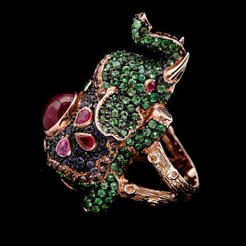RING, silver förgyllt i 18K roséguld, tsavoriter, rubiner och safirer.