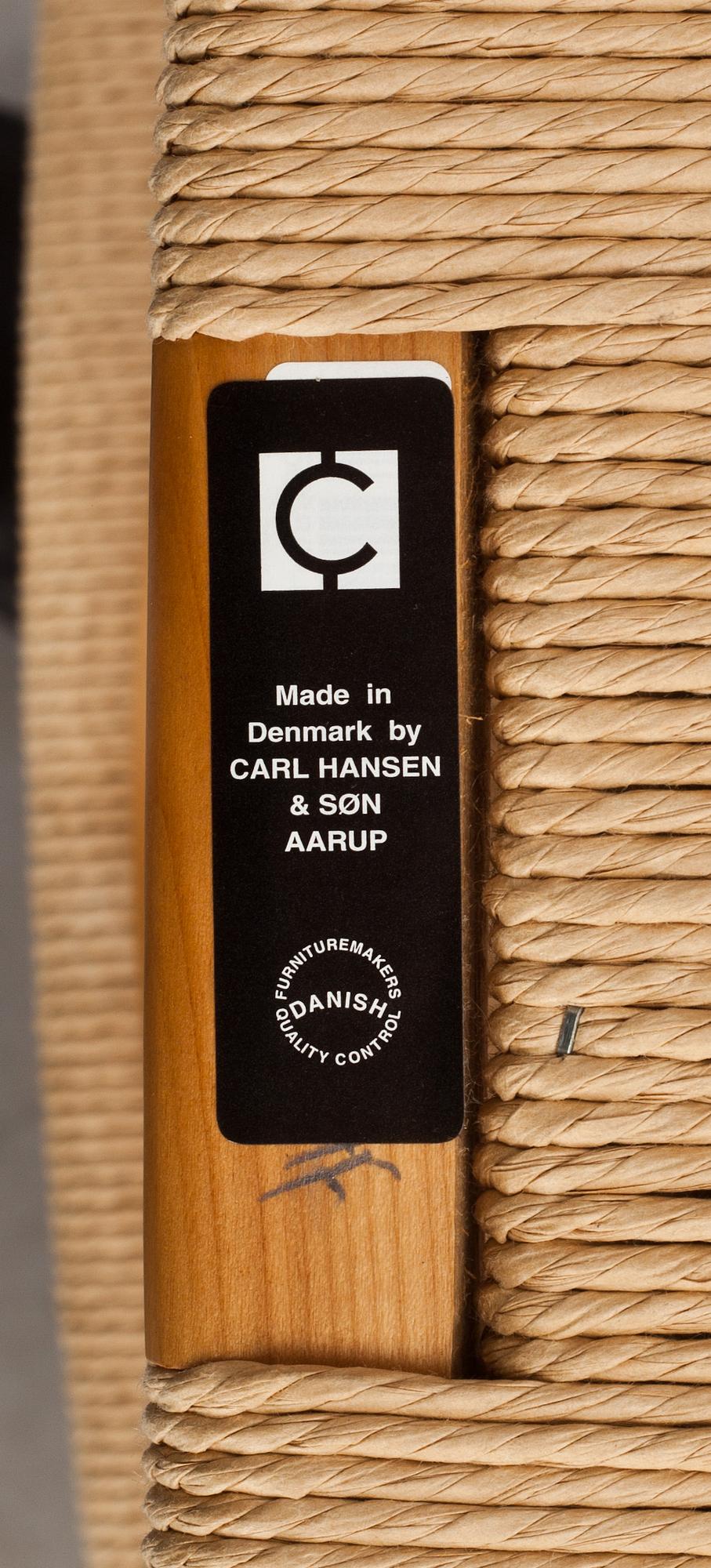 KARMSTOLAR, 2 st. Y-stolen , Hans J. Wegner för  Carl Hansen & Son, Danmark, 1900-talets slut.