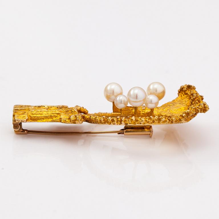 Björn Weckström, "Sea flower", a 14K gold brooch with cultured pearls. Lapponia 1972.