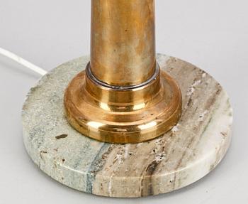 BORDSLAMPA, mässing och kolmårdsmarmor, 1900-talets mitt.