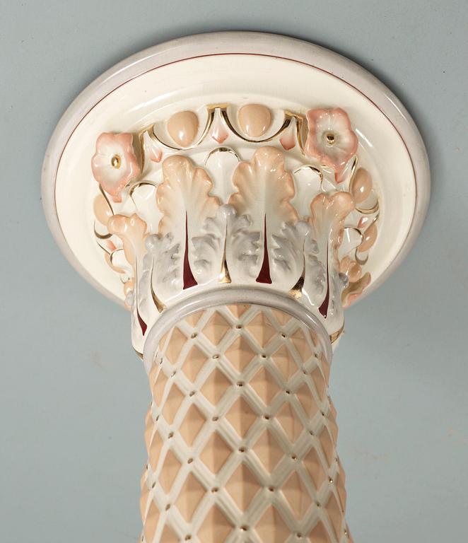 PIEDESTAL, majolika, Rörstrand, omkring 1900.