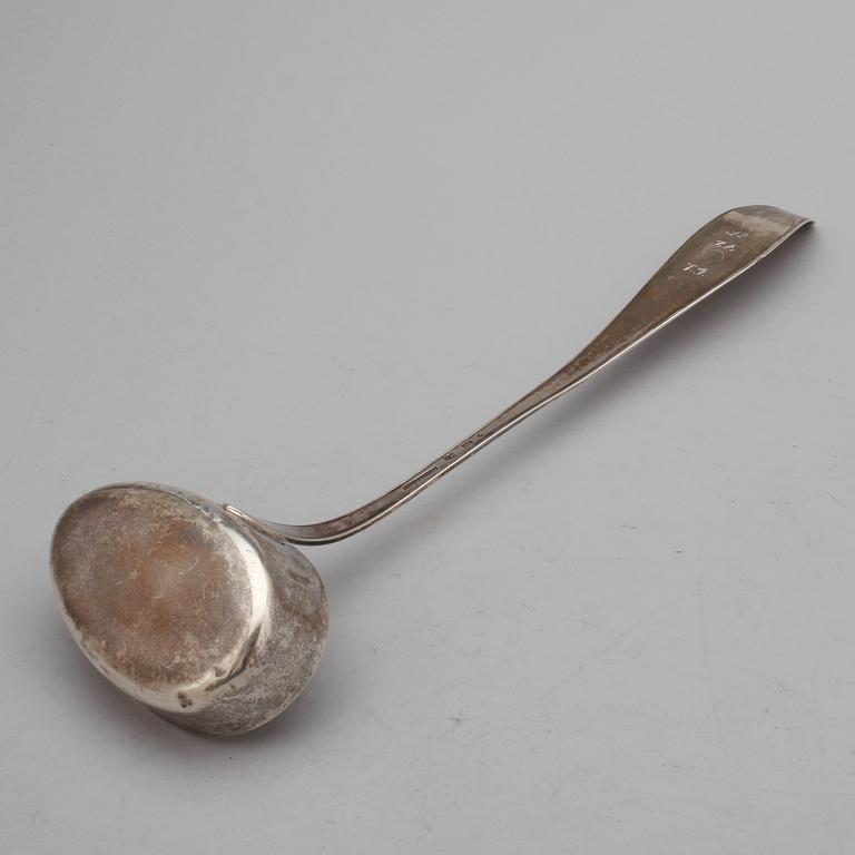 SOPPSLEV, silver, otydliga stämplar, Göteborg, 1800-tal. Vikt ca 235 gram.