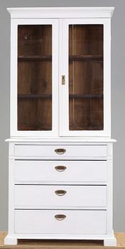 VITRINSKÅP, 1800/1900-tal.