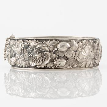 Arm ring, silver, motif with poppy.