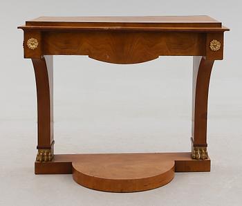 KONSOLBORD, Karl-Johan, 1800-talets mitt.