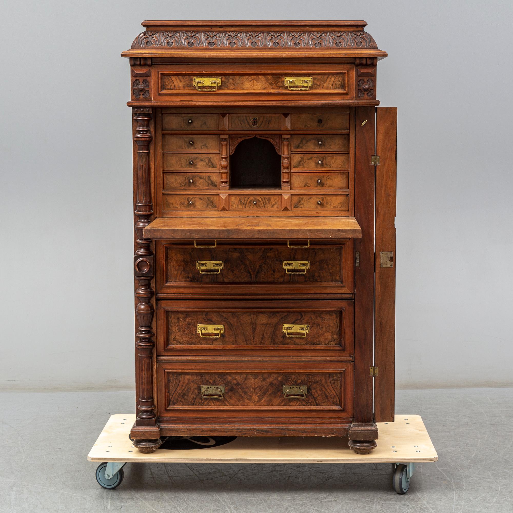 CHIFFONJÉ, sent 1800-tal.