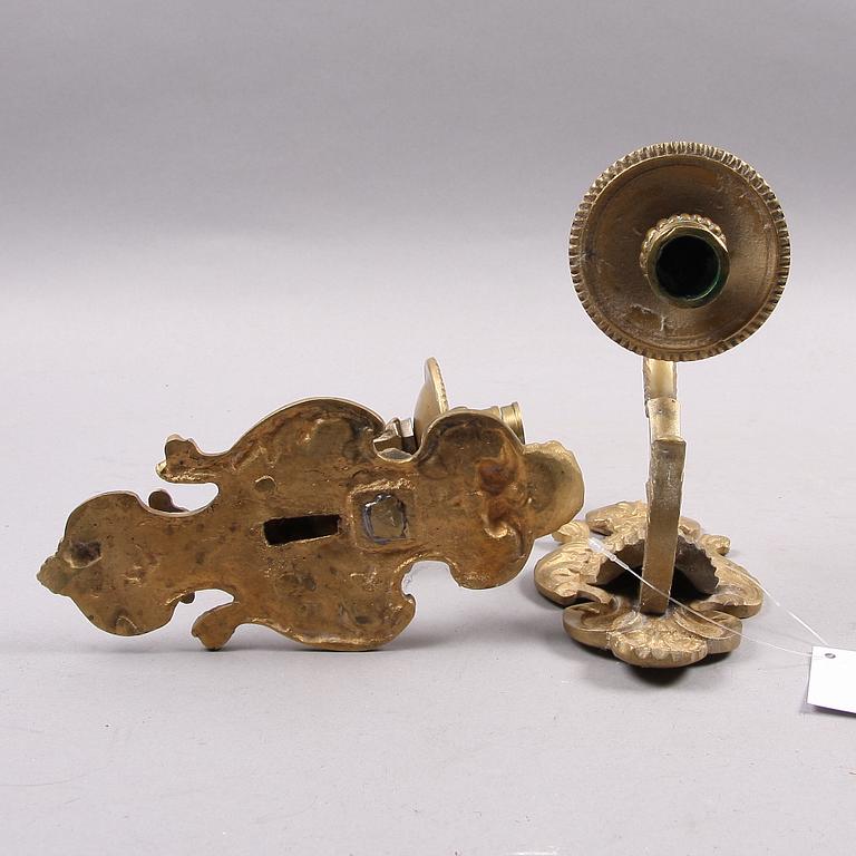 APPLIQUER, ett par, mässing, empirestil, sekelskiftet 1900.