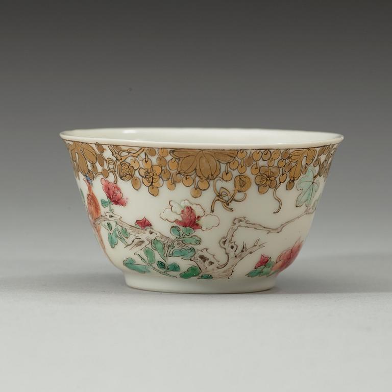 TEKOPP med FAT, kompaniporslin. Qingdynstin, Qianlong (1736-95) circa 1745-60.