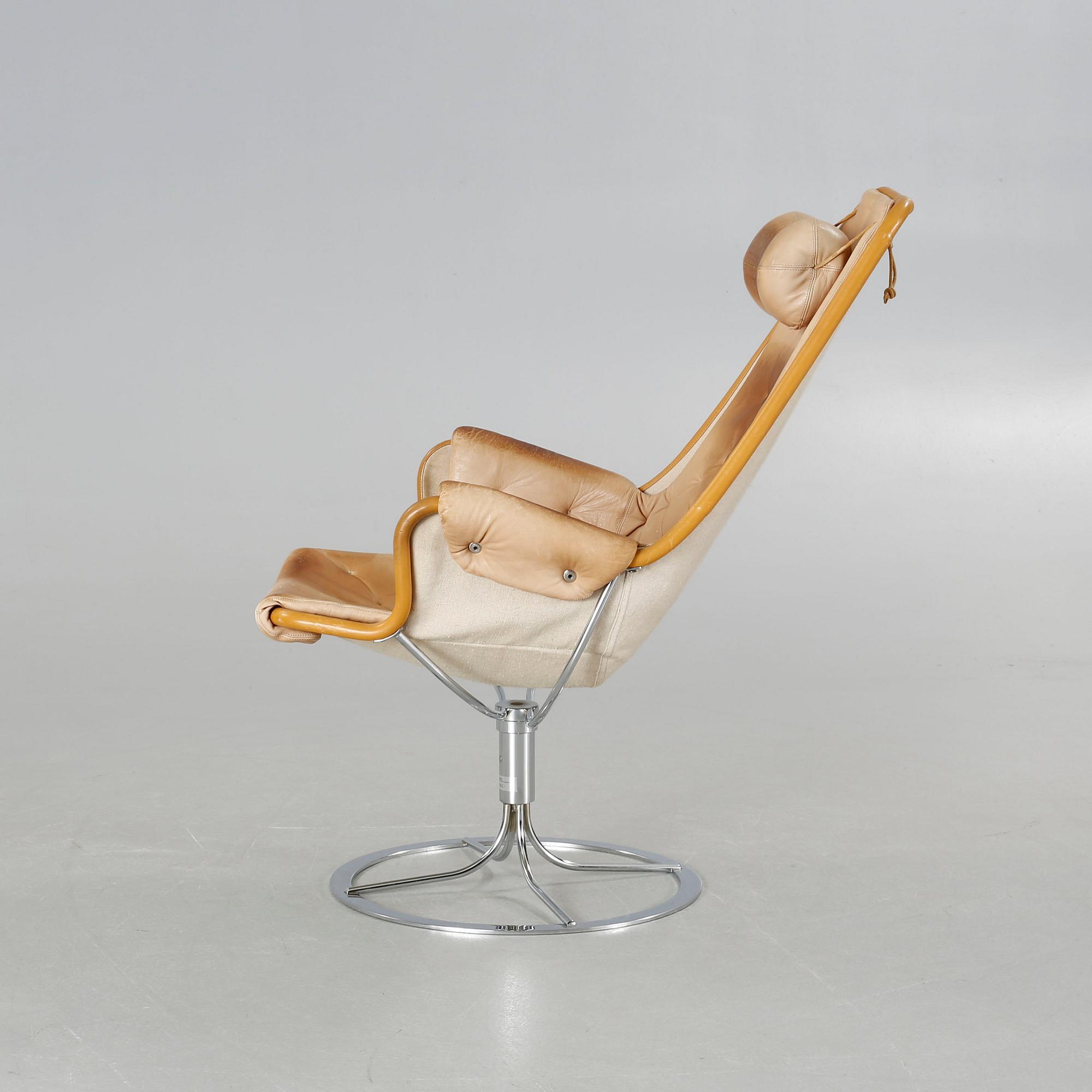A late 20th centruy "Jetson" chair, designed by Bruno Mathson for Dux.