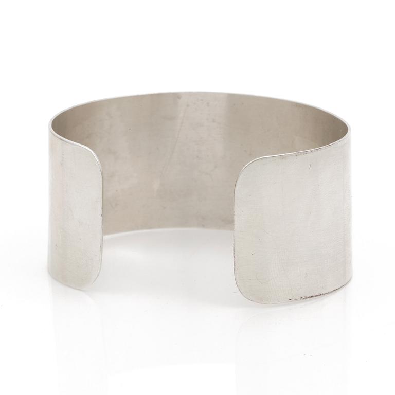 A Wiwen Nilsson sterling bangle, Lund 1965.