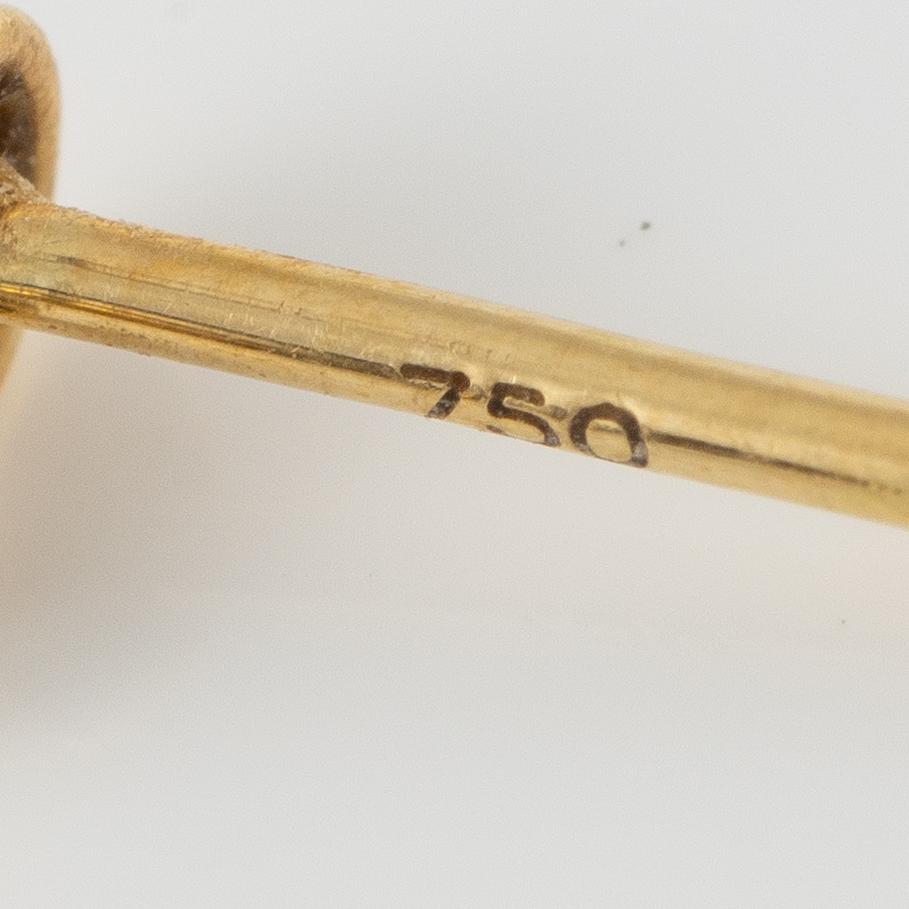 Örhängen, ett par, 18K guld med odlade pärlor.