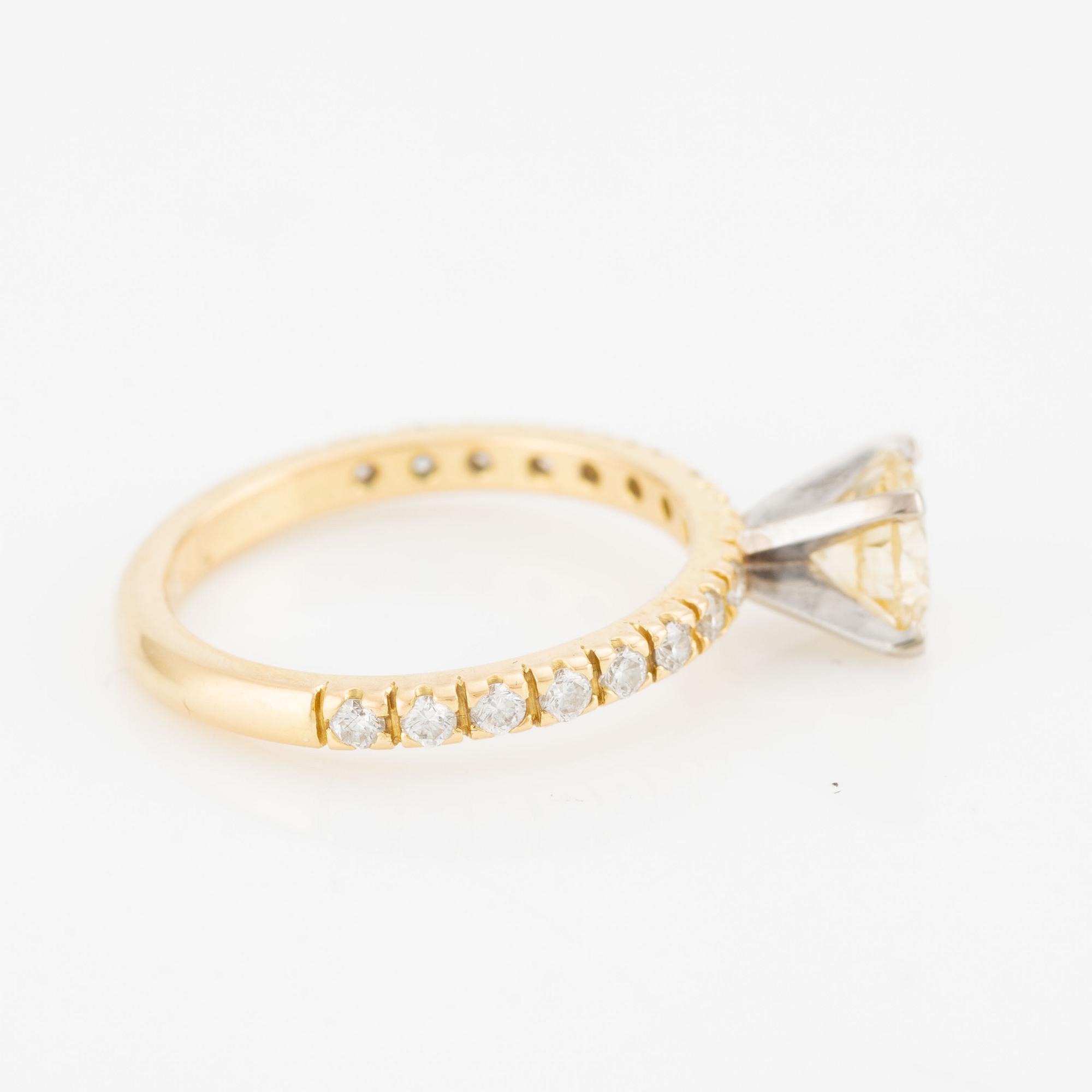 Ring in 18K gold with a round brilliant-cut diamond approximately 0.85 ct, approximately N/O si/i.