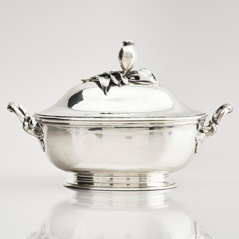 Karl Anderson, a silver tureen with lid, Stockholm 1943.