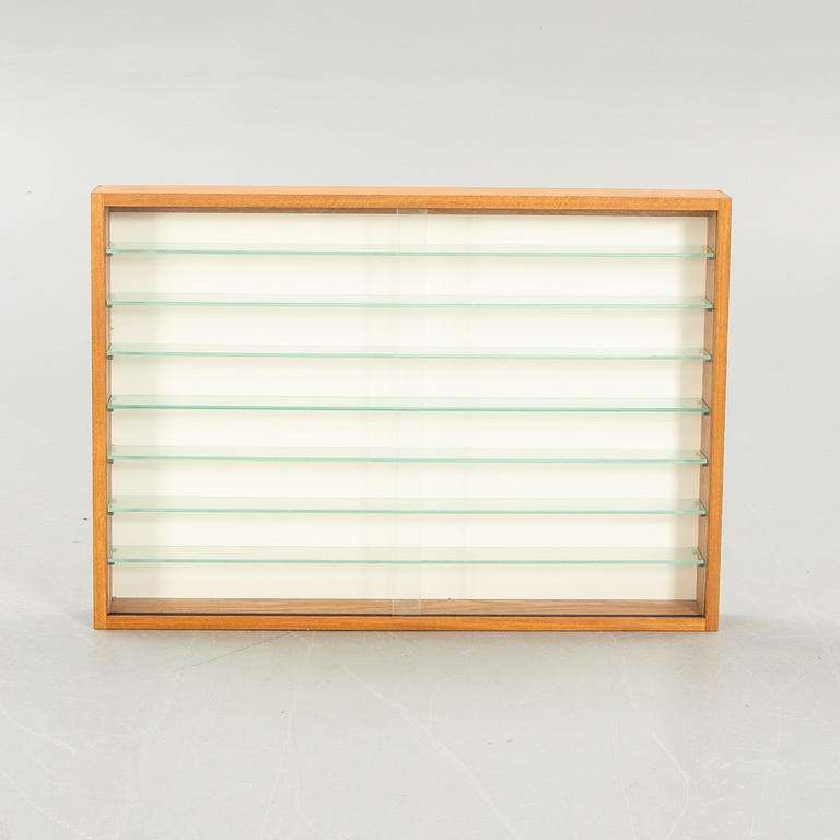 Display cabinet, modern manufacture, Collector Höganäs.