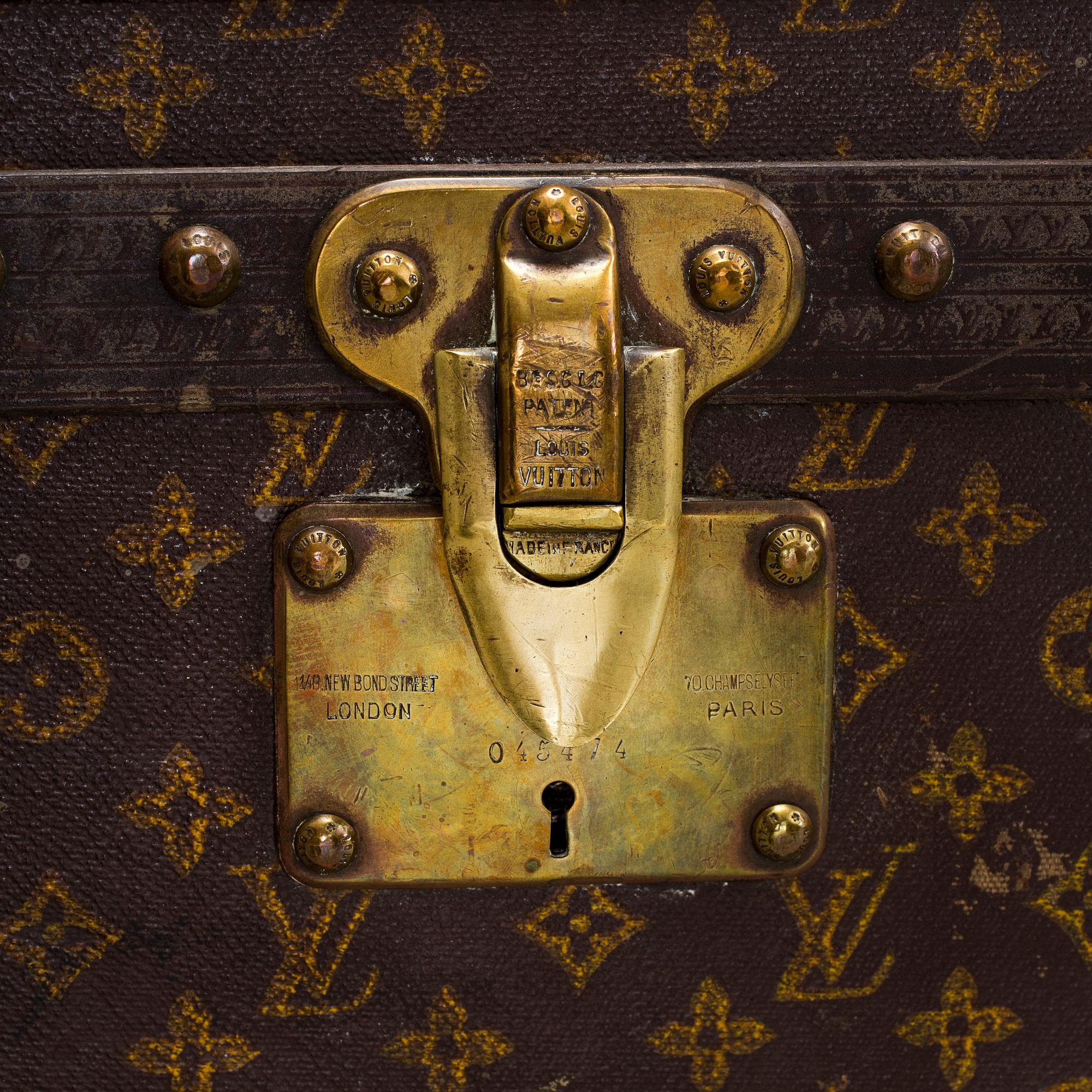 TRUNK Louis Vuitton.