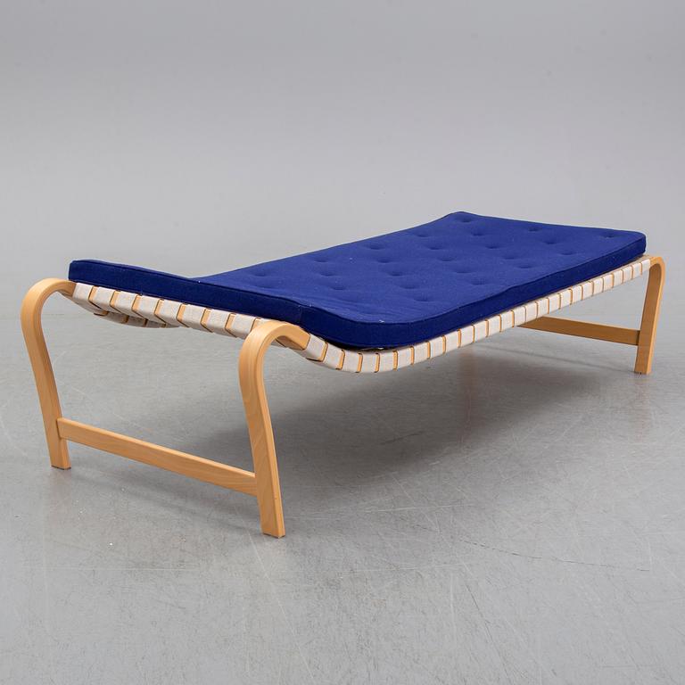 A 'Paris' daybed by Bruno Mathsson for Bruno Mathsson International 2011.