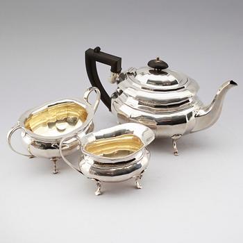 TESERVIS, 3 snarlika delar, silver, Birmingham 1938 och Chester 1916. Vikt ca 948 gram.