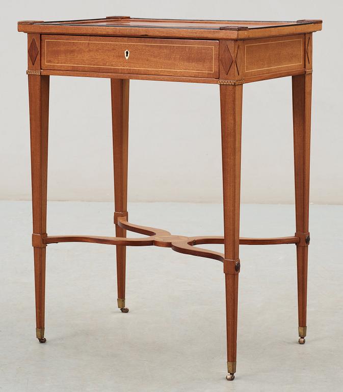 Damarbetsbord. Sengustavianskt stockholmsarbete, 1700-talets slut.