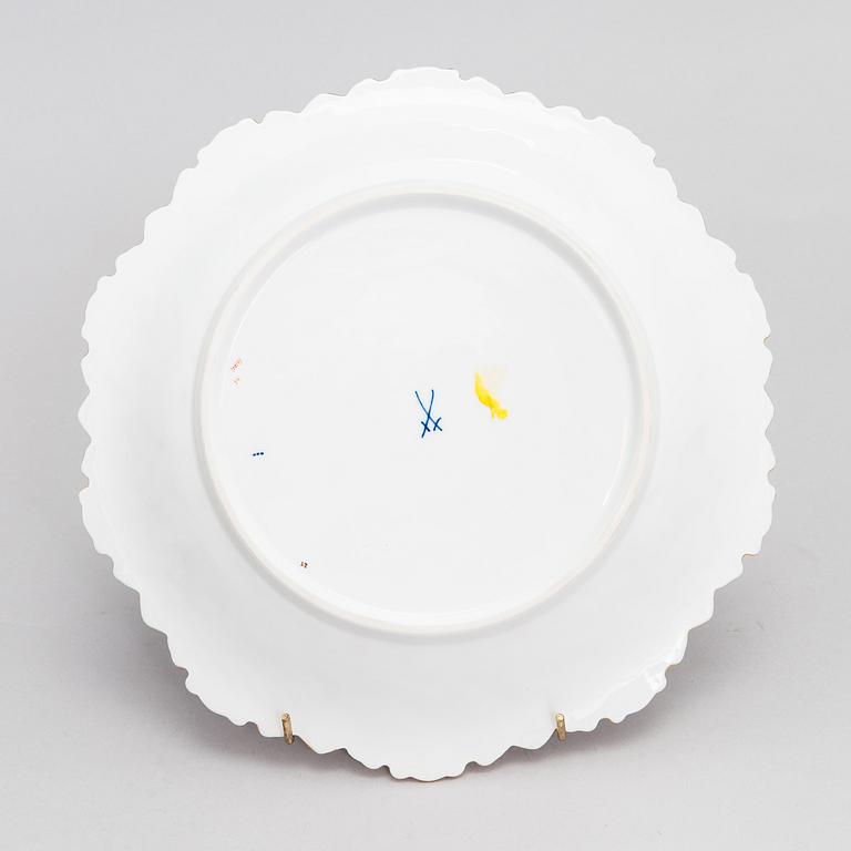 A set of 20th century eight Meissen porcelain objects.