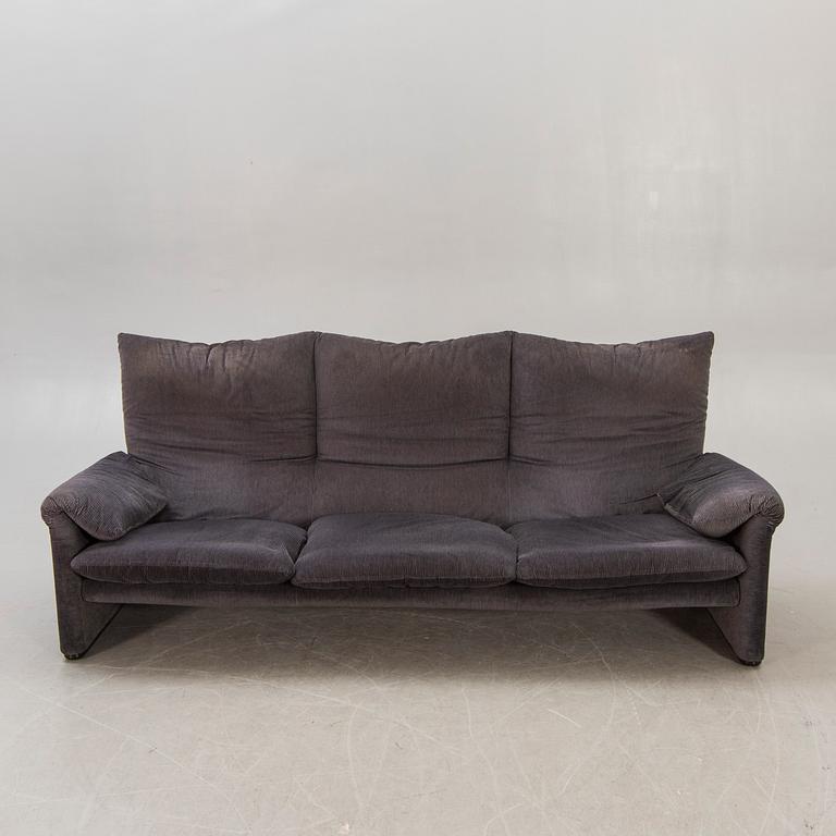 Vico Magistretti, a 'Maralunga' sofa, Cassina, Italy, late 20th Century.