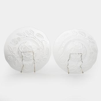 Oiva Toikka, lautasia 22 kpl  ja tarjoiluvateja 2 kpl "Pioni" Nuutajärvi, 1900-luvun loppu.