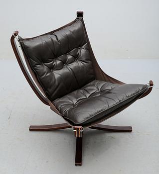 FÅTÖLJER, 2 st, "Falcon chair", Sigurd Russel, Vatne möbler, Norge, 1900-talets andra hälft.