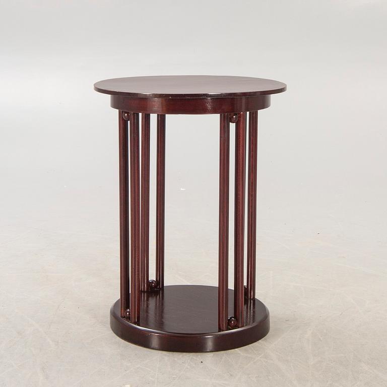 An early 1900s Thonet table.