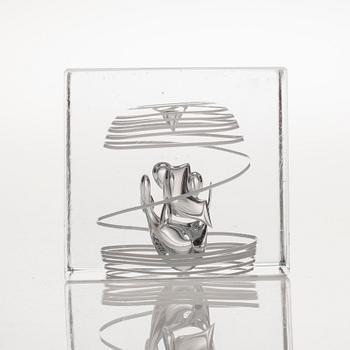 ÅRSKUB, glas, signerad Oiva Toikka, Nuutajärvi 1987, 568/2000.