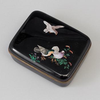ASK med LOCK, emalj på koppar. Japan, Meiji (1868-1912).