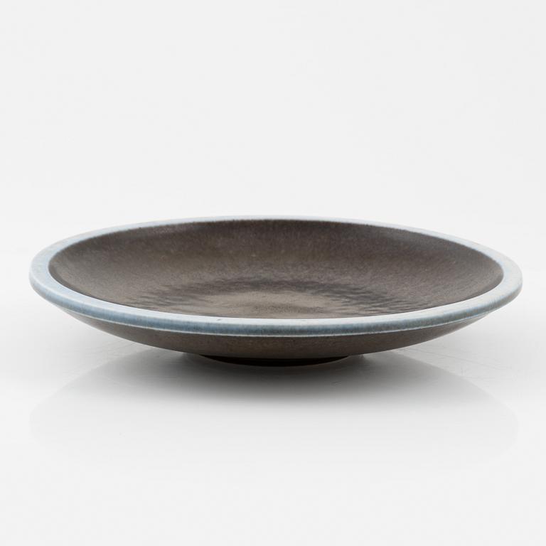 Berndt Friberg, a stoneware dish, Gustavsbergs studio, 1961.