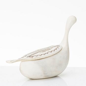 Lars Levi Sunna, box in the shape of a ptarmigan, signed.