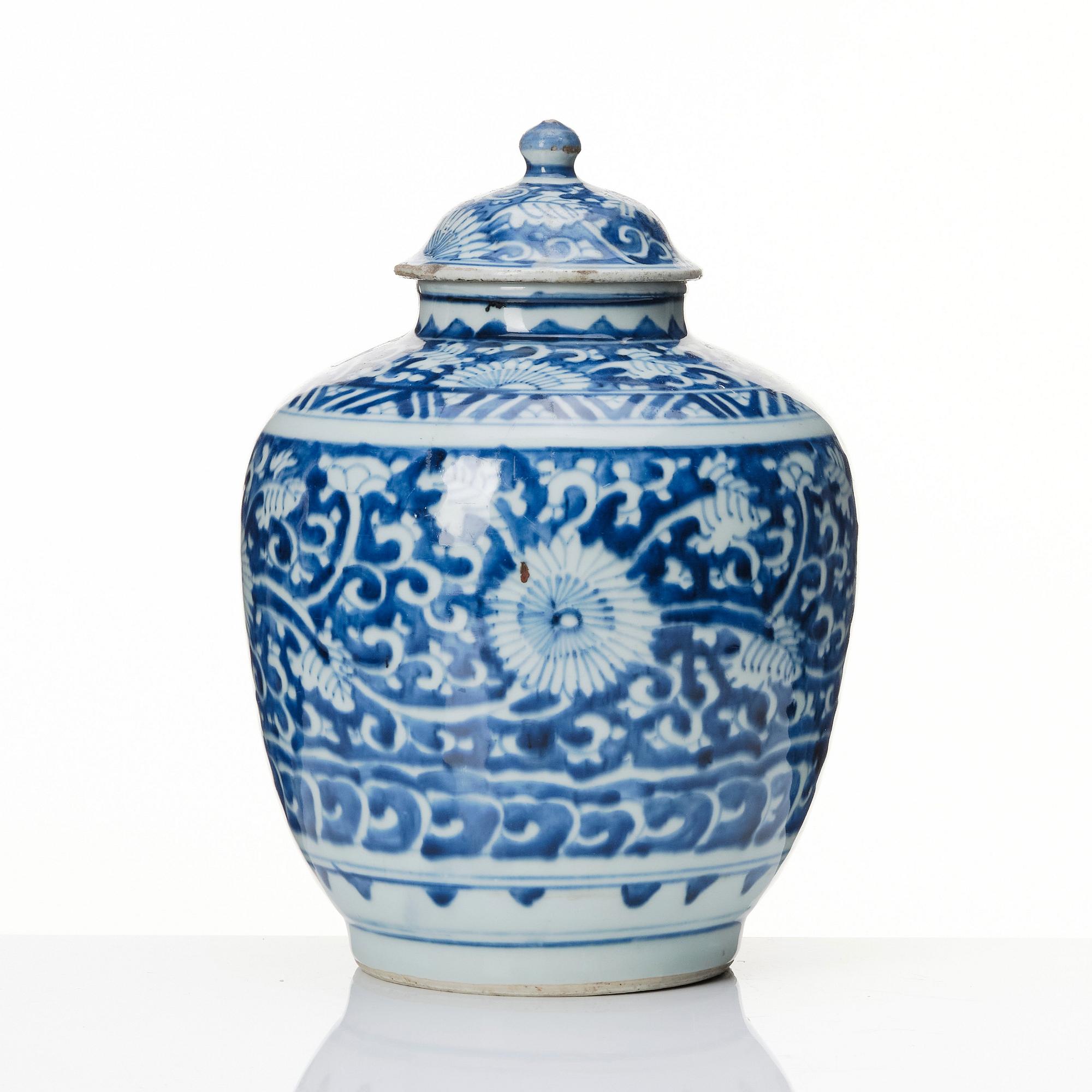 A blue and white jar with cover, Ming dynasty (1368-1644).
