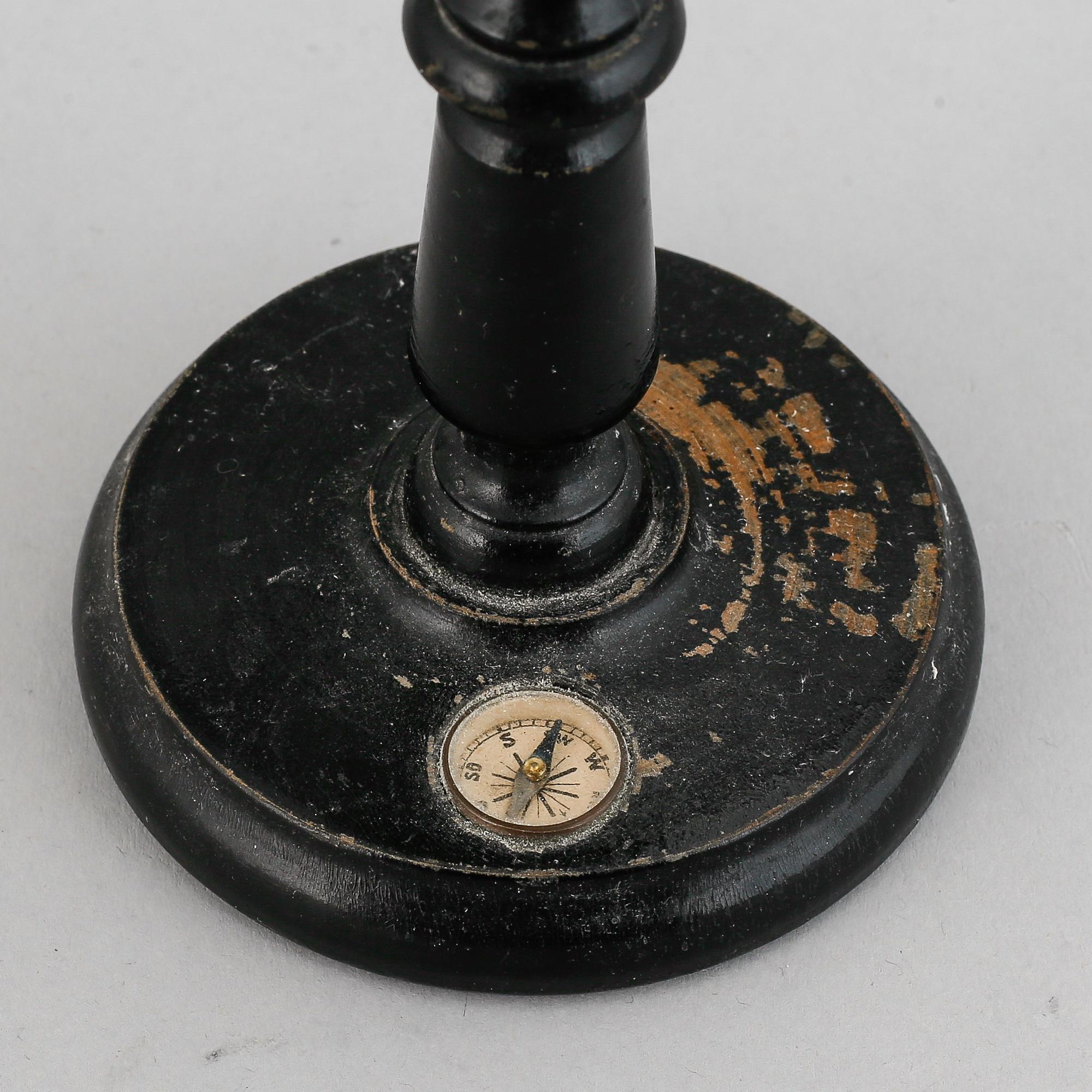 A miniature globe, Erdglobus Ludw. Jul. Heymann, first half of the 20th century.