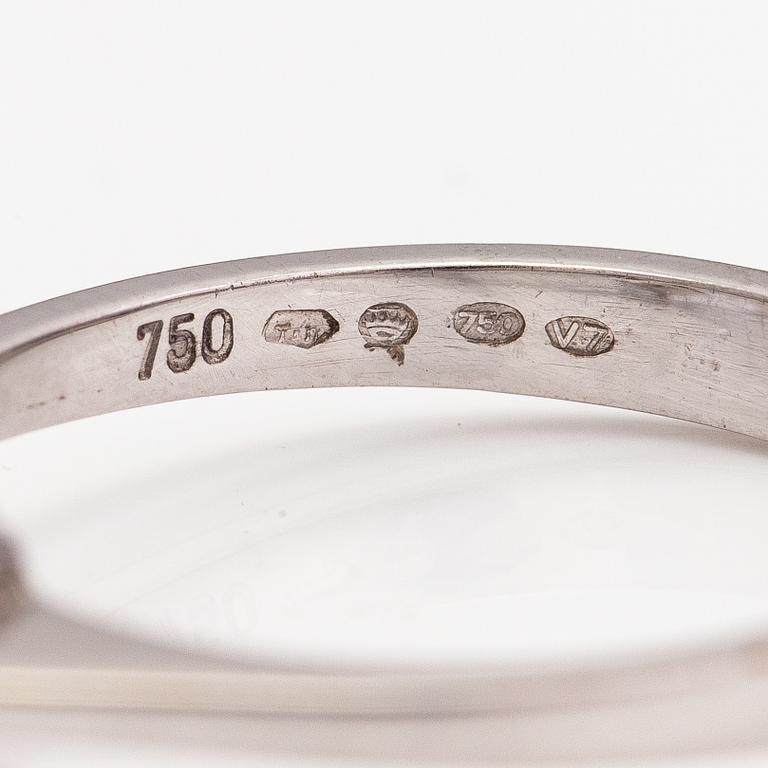 Sormus, 18K valkokultaa, timantti n. 1.35 ct. Tolvanen L & kumpp, Helsinki 1974.
