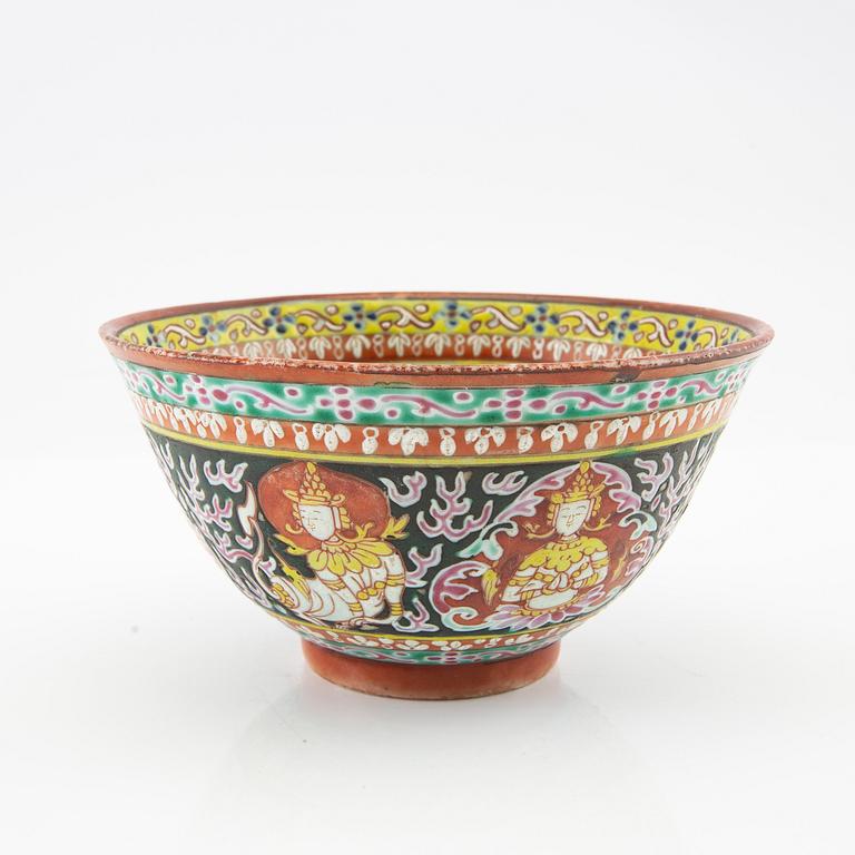 Bowl, so-called Bencharong, Thailand 19th century porcelain.