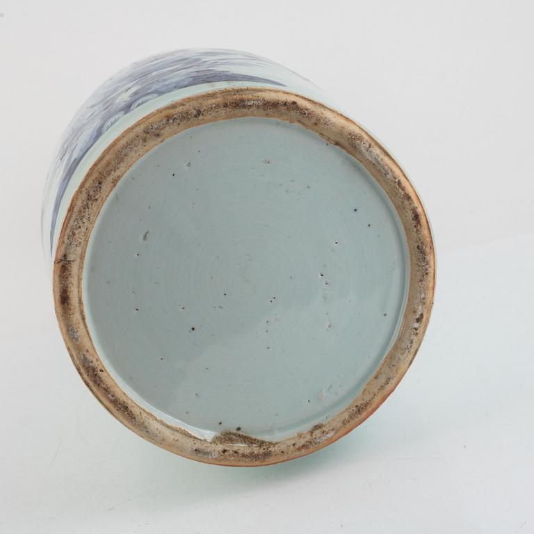 Golvvas, porslin, Kina, 1800-tal.