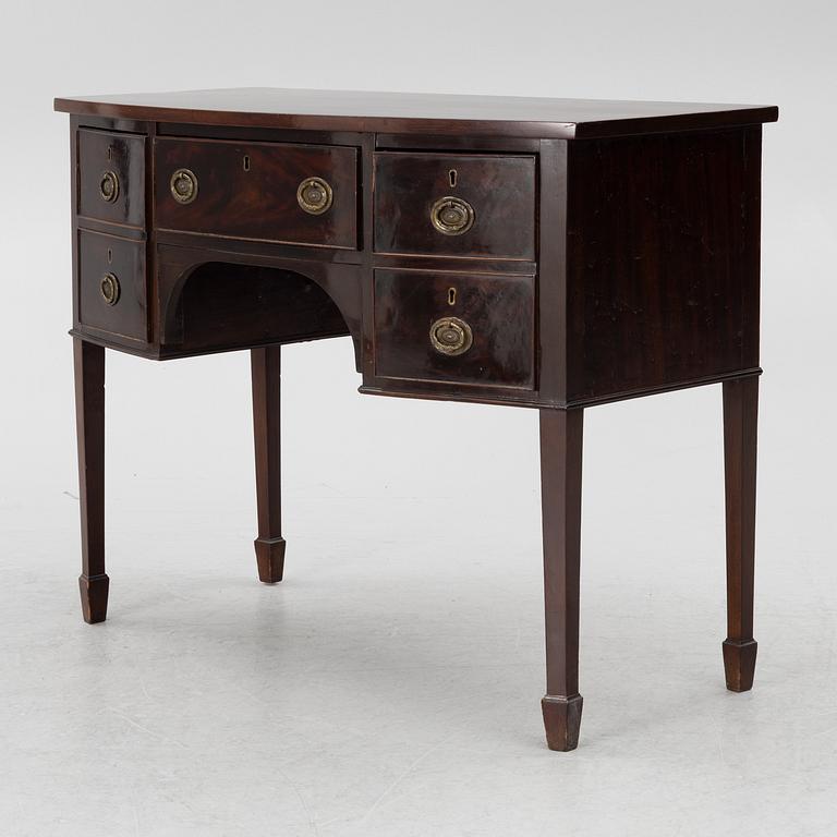 Sideboard, England, Sheraton style, early 20th century.