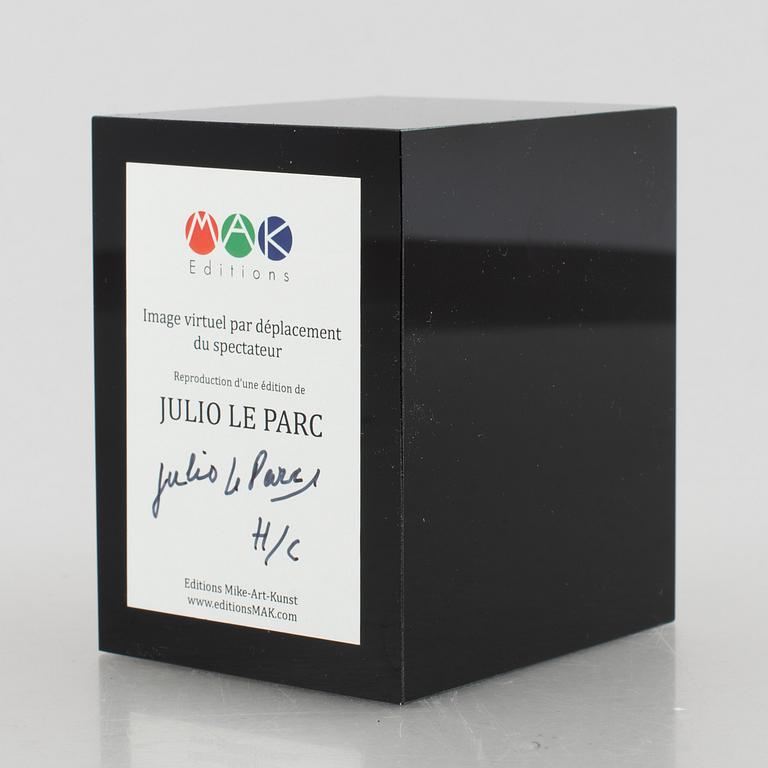 Julio Le Parc, "Image virtuel par déplacement du spectateur".
