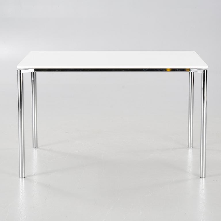 A "Plano" table, deisgned by Pelikan Design (Niels Gammelgaard og Lars Mathiesen) for Fritz Hansen, made 2004.