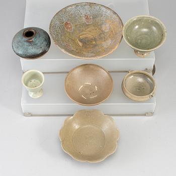 A group of seven Southeast asian ceramic objects, 17th-20th century.