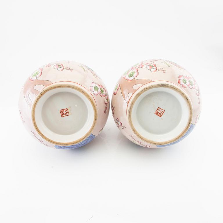 A pair of Chinese vases, modern manufactory.
