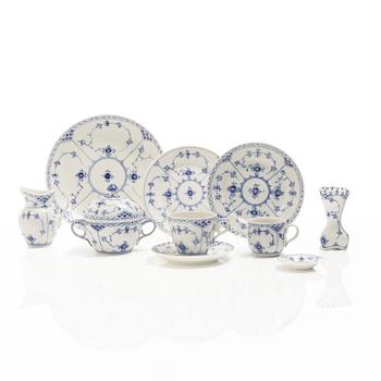 Royal Copenhagen, servis, 37 delar, "Musselmalet Halvblonde".