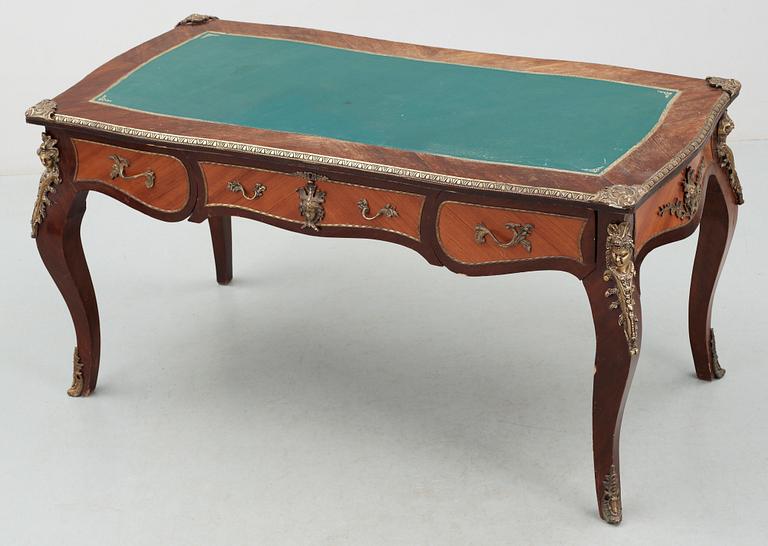 SKRIVBORD, Louis XV-stil, 1900-talets första hälft.
