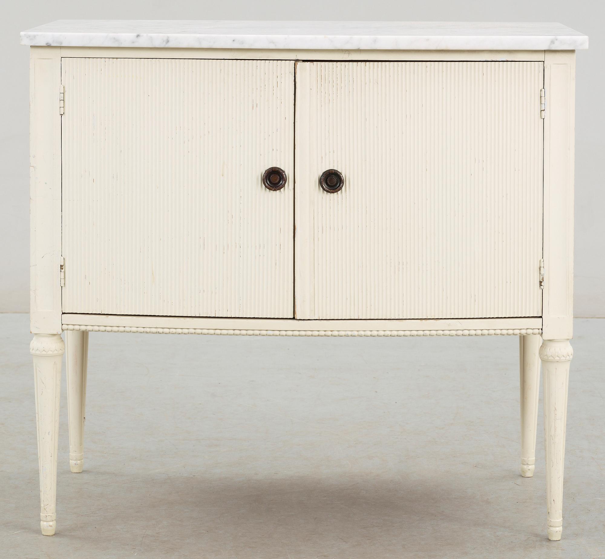 SKÄNK, gustaviansk stil, omkring sekelskiftet 1900.