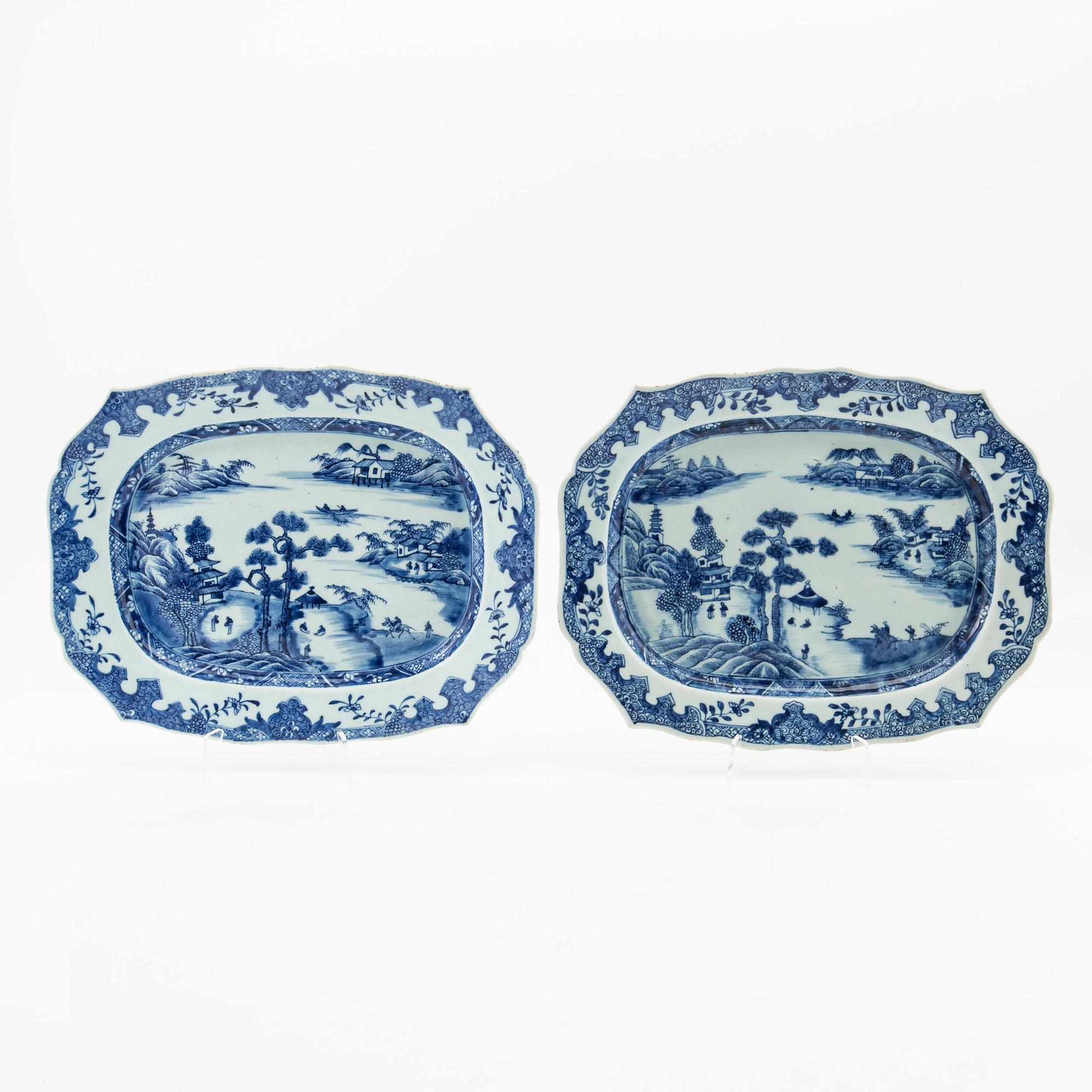 Stekfat, 2 st, kompaniporslin, Kina, Qingdynastin, Qianlong (1736-95).